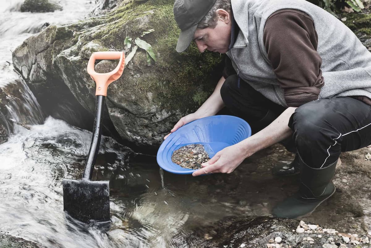 A Beginner's Guide to Essential Gold Panning Tools | lifestylemanor