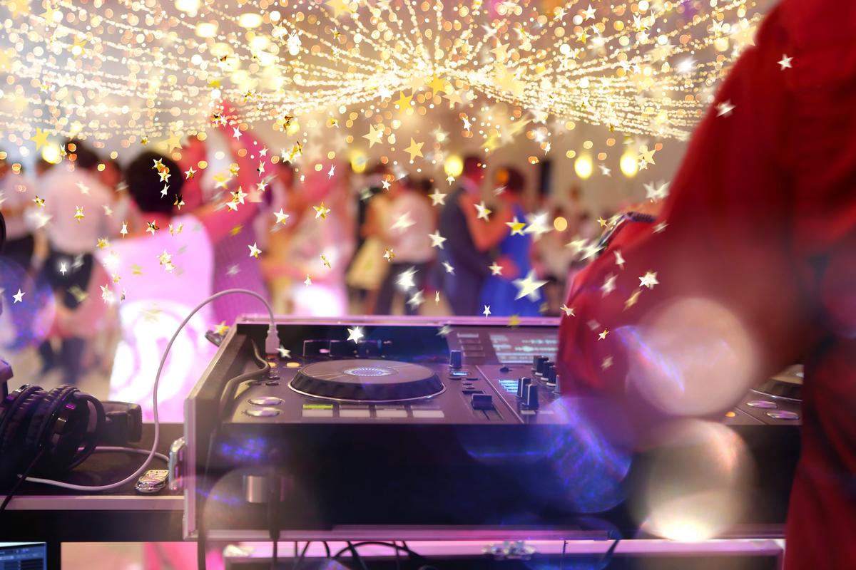 9 Essential Steps To Hire Best DJ Services For Your Event